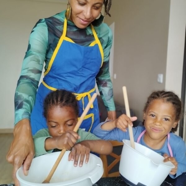 Best pastry classes in Paris. Family macaron pastry class